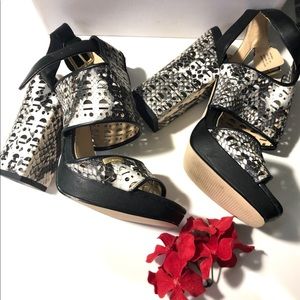 2hrs sale😴💋Calvin Klein sandal💋😴